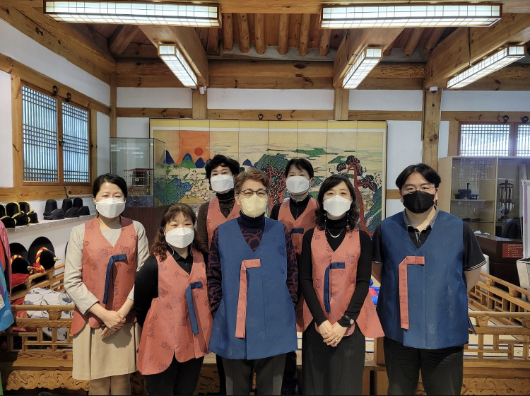 종로구 한복근무복 도입