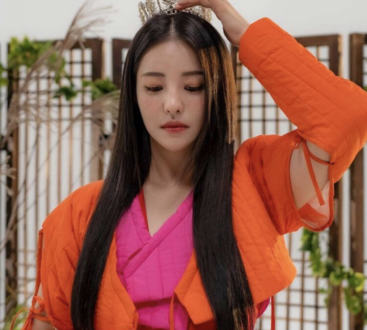 브레이브걸스, 뉴욕 타임스퀘어 전광판에서 한복 패션쇼