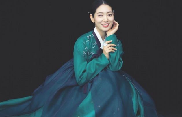 박신혜 한복에 中 네티즌 구토 테러…한복챌린지로 맞대응