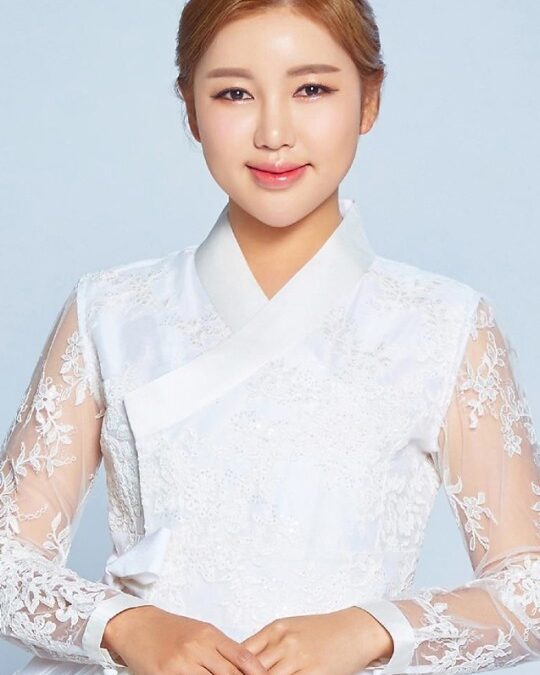 송가인, 한복 홍보대사 발탁…”우리 옷 널리 알리겠다”