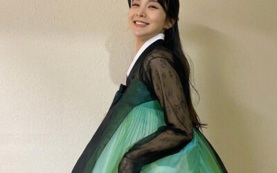 송소희, 검정 시스루 한복 자태… ‘성숙해진 분위기’