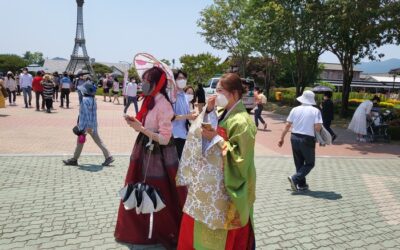 곡성군, 장미 축제장 예쁜 한복 입고 찰칵
