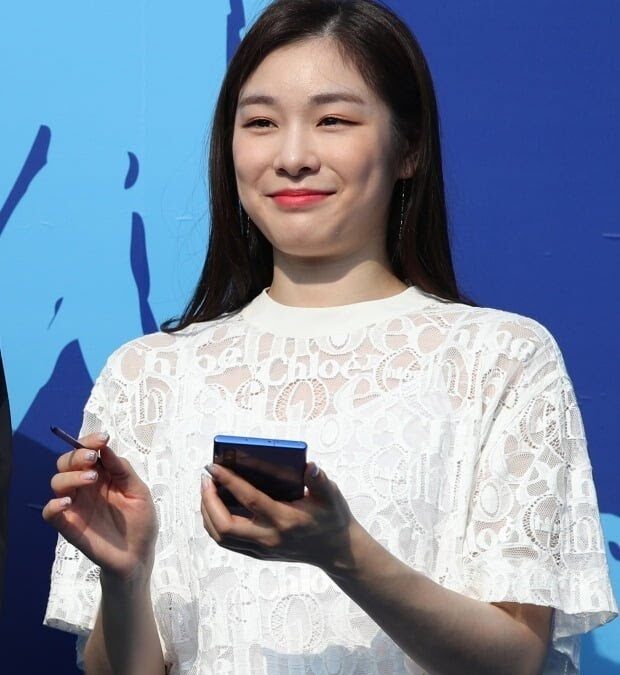 김연아, 우리 옷 세계에 알린다…한복 상품 개발 참여