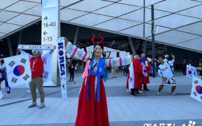 에듀케이션 시티 스타 된 ‘한복녀’ “한국 승리…박빙 스코어 되면 재밌을 것” [한국-우루과이]