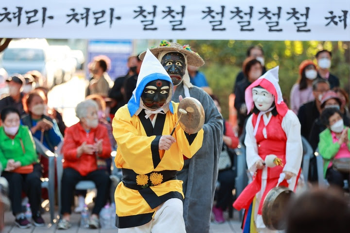 인류무형문화유산 ‘퇴계원 산대놀이’ 20년 뒤에도 구경 가능할까?