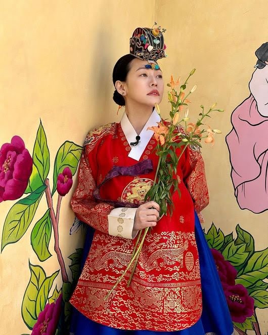 ‘구준엽 처제’ 서희제, 韓 여행 중 근황 공개..한복 입고 “대비마마”