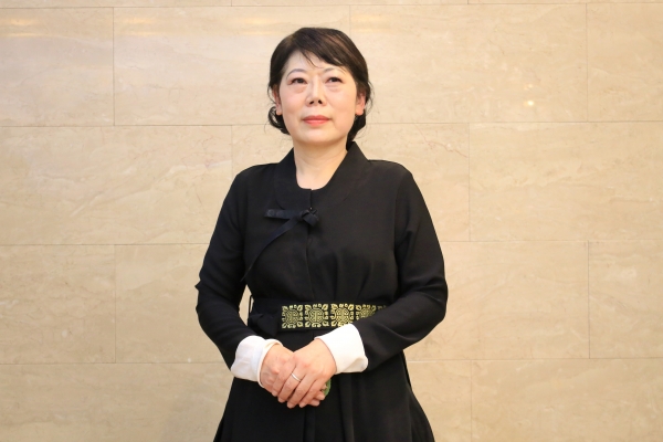 전통 한복에 새로운 디자인… 새 트렌드 창조