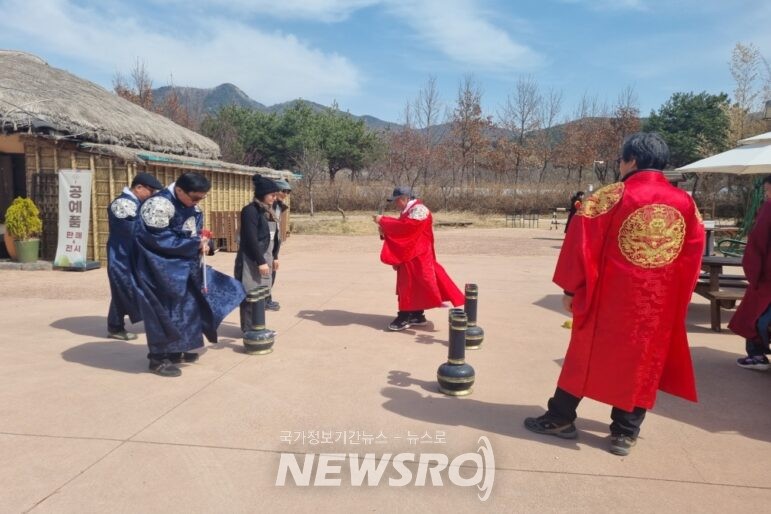 아산시, 한복 상설체험관 운영으로 관광객들 사로잡는다